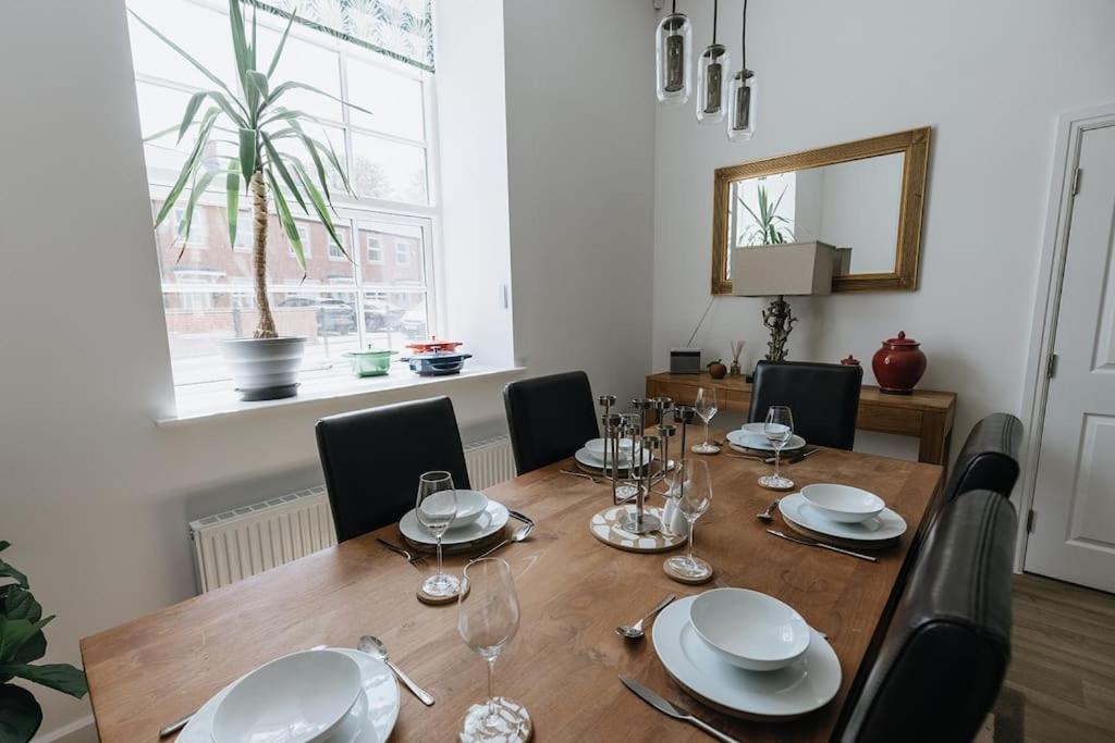 Bobbin Row - Grade 2 Listed Property With A Beautiful Design With Access To Leeds Leeds  Exteriér fotografie
